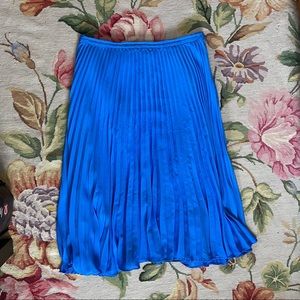 Vibrant blue midi accordion skirt
